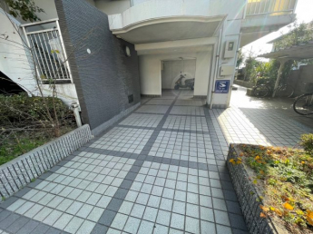 【エントランス】