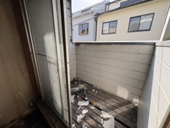 【バルコニー】