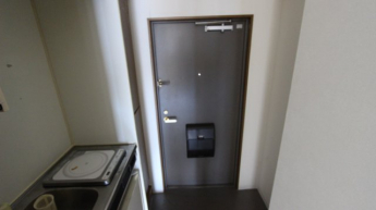 収納もある玄関です