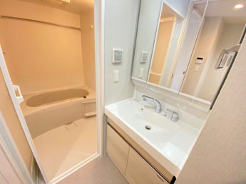 コンパクトで使いやすい洗面所