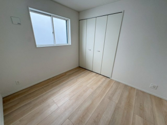 明るい洋室です