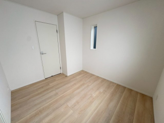 ゆったりした洋室です