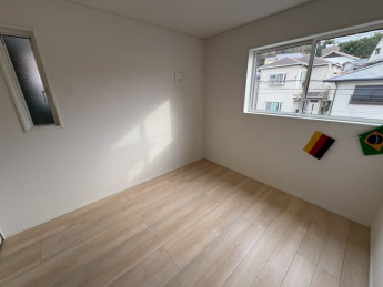 広々とした洋室です