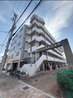 落ち着いた雰囲気の外観です