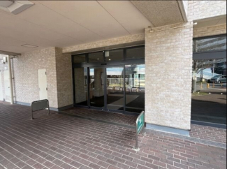 落ち着いたエントランスです