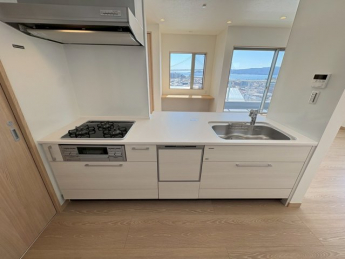 コンパクトなキッチンで掃除もラクラク