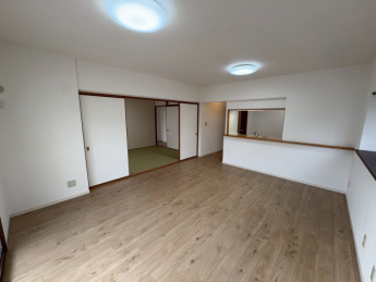 こちらのリビングで趣味の時間をお楽しみください