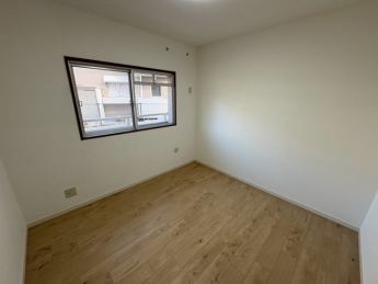 使い勝手のいい洋室です