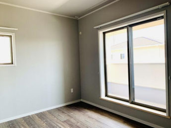 主寝室６帖＋ウォークインクローゼット＋天井高２．７ｍ