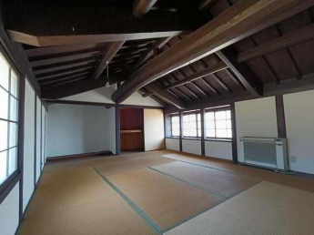 大きな梁が見え迫力があります＾＾