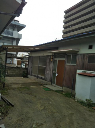 松山市萱町６丁目の一戸建ての画像