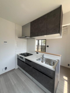 新品システムキッチン