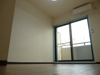 明るいリビング
