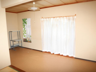 ２階６畳和室奥、板の間５畳部分