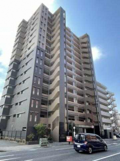 15階建て、全70戸のマンションです