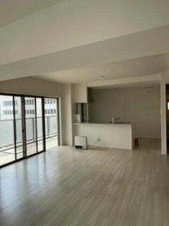 19.9畳のLDKです。東南角部屋なので採光良好です