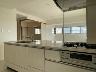 約5畳のキッチンです。勝手口あり