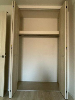 6.7畳の北西洋室です