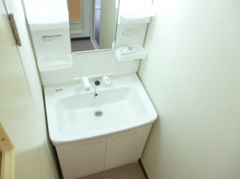 明るい洗面所です