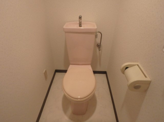 コンパクトで使いやすいトイレです