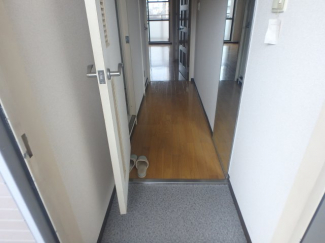 シンプルで使いやすい玄関です