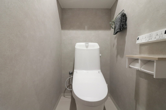 コンパクトで使いやすいトイレです