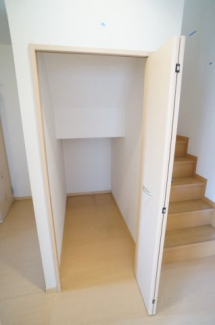 参考、同建物・反転間取りの号室