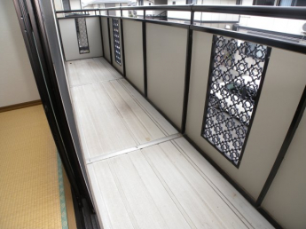 【バルコニー】