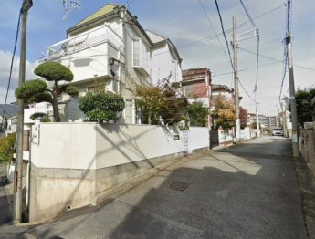 【前面道路含む現地写真】