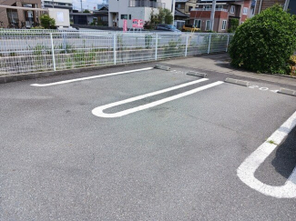 車をお持ちの方に嬉しい駐車場付きの物件です
