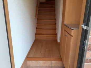 収納もある玄関です