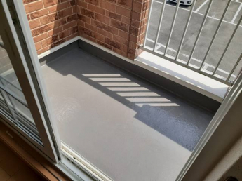 落ち着いた時間を過ごせるバルコニーです