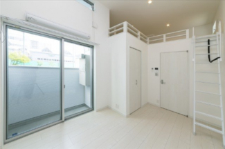 ゆったり過ごせるリビングです