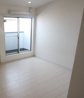 ゆったり過ごせる居間です