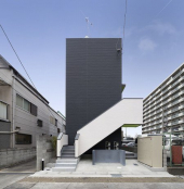 尼崎市東難波町４丁目のアパートの画像