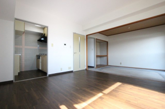 【居間・リビング】