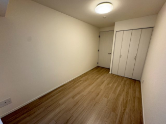 個人の部屋や寝室として使える洋室です