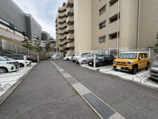 駐車場に車を止められます