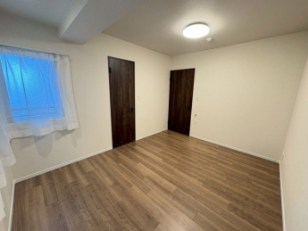 使い勝手のいい洋室です