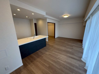 ゆったり過ごせる居間です