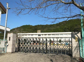 姫路市立上菅小学校まで2090m