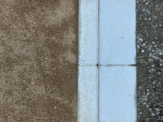 境界標です。（土地の境界点を示すために設置される標識）