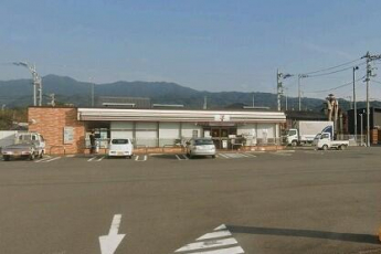 セブンイレブン北条片山店まで890m