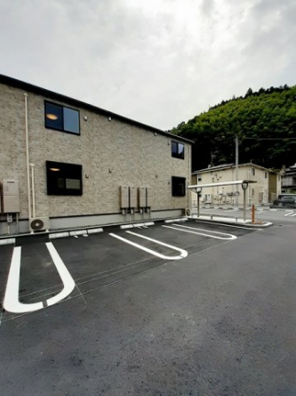 【駐車場】