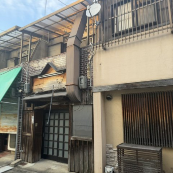 落ち着いた雰囲気の外観です