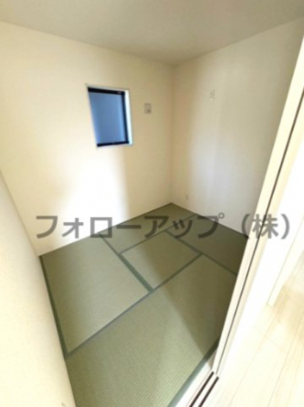 フローリングだけでなく、和室もあります