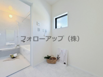 朝の身支度には欠かせない独立洗面化粧台