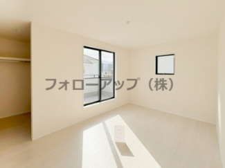 広々とした洋室です