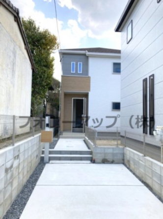 駐車場があるので、車を買う予定の方も安心です