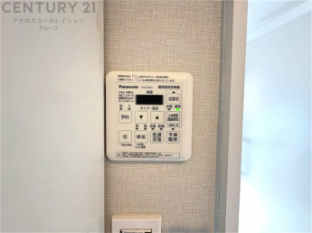 暖房機能があるため、冬場でも温かい浴室で入浴でき、乾燥機能があるため、水気を素早く取り除けます。また、換気機能があるため、湿気を素早く排出してカビや雑菌の発生を防ぐことができます。